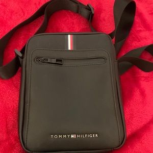 Tommy Hilfiger black unisex crossbody bag